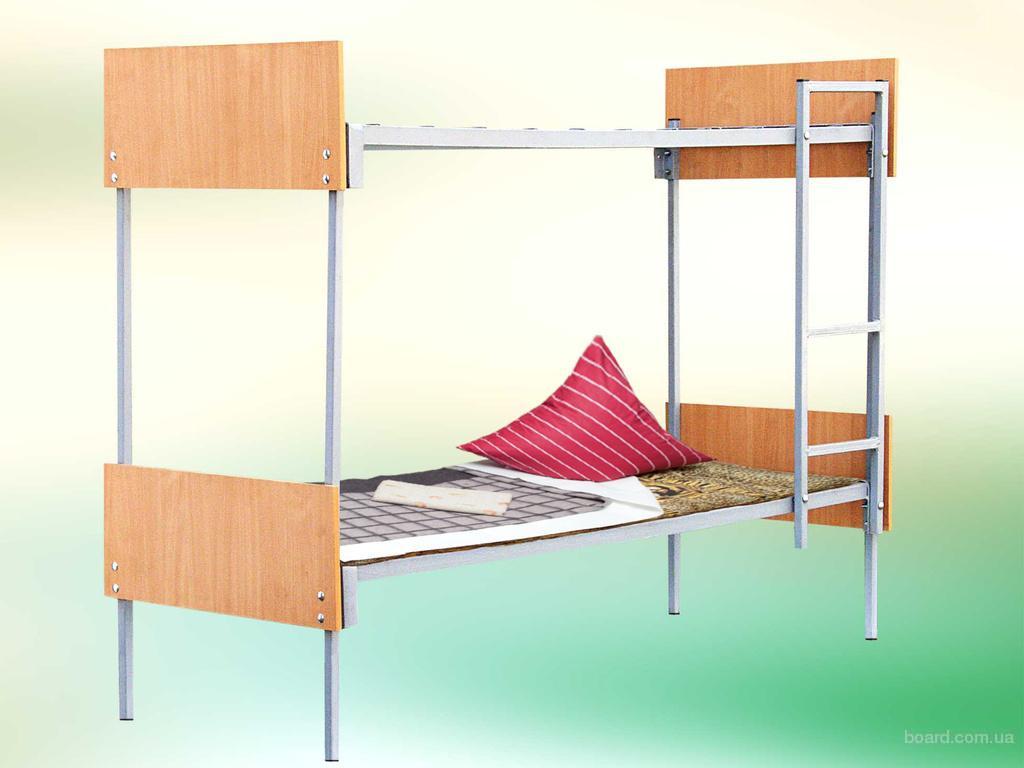 Удобные железные кровати разных конструкций