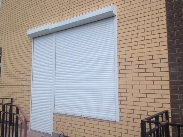 Механические рольставни вместо двери 800х2100 мм