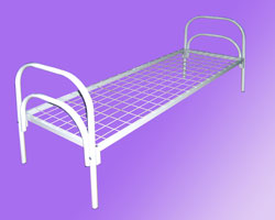 Металлические кровати с разным основанием