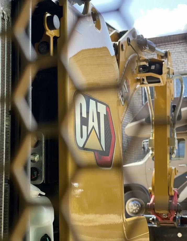 Мини-экскаватор Cat302