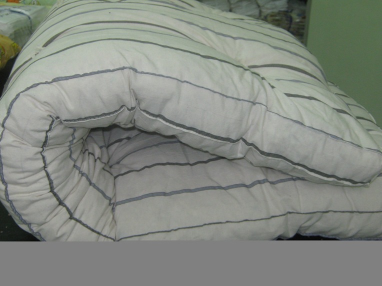 Двухъярусные кровати с металлическими спинками