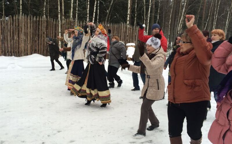 Русский ансамбль "У барина" на Масленицу.