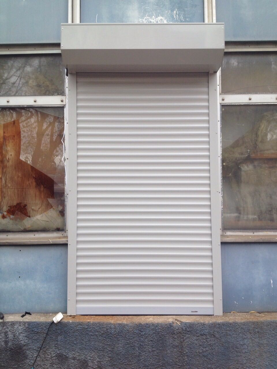 Механические рольставни вместо двери 800х2100 мм